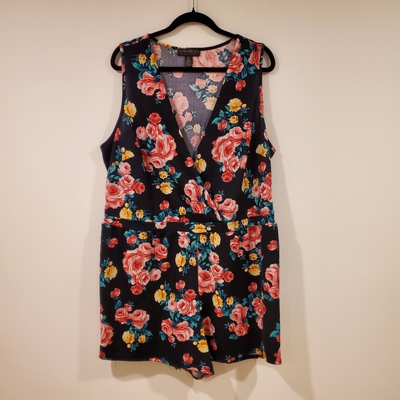 Forever 21 Pants - Forever 21 Floral Sleeveless Romper Women's Size 3X